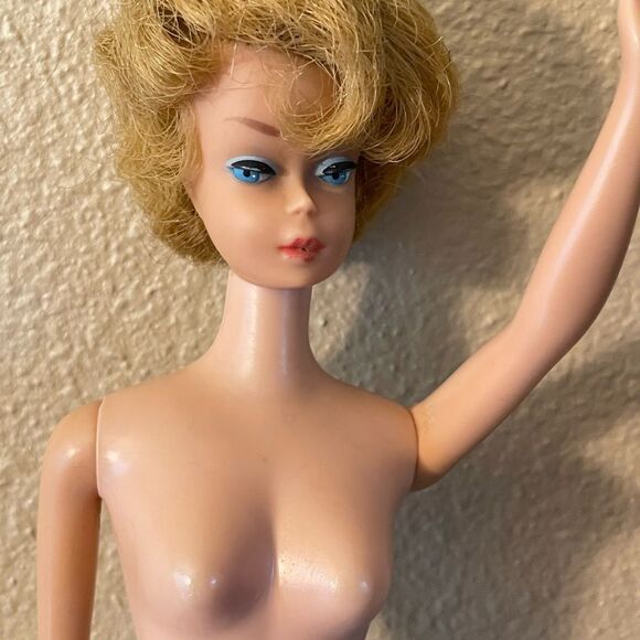 Midge 1960’s Bubble Cut Barbie Doll - Picture 1 of 13